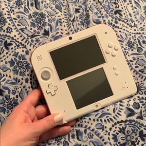 Nintendo 2DS + Luigis Mansion + Mario Party Games